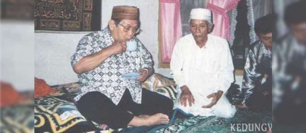 Kisah Gus Dur dan Abah Afandi saat Usir Maling di Pondok